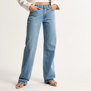 Abercrombie & Fitch The Baggy Low Rise Jeans Short Length